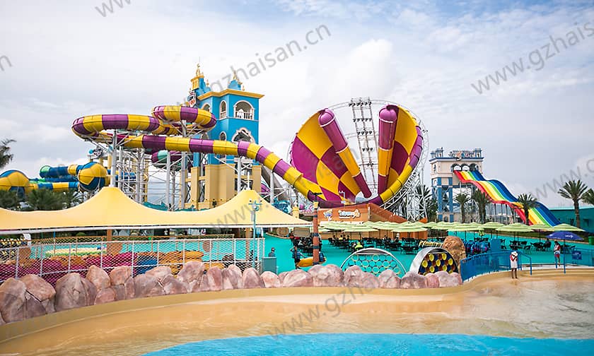 浙江宁波大目湾阿拉的海水上乐园超级龙卷风水滑道