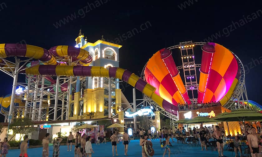 超级龙卷风水滑道提供了一种新的、刺激的水上体验