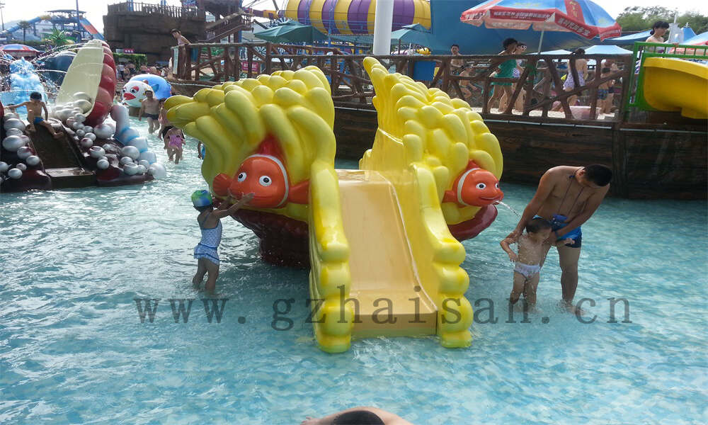 大炮水滑梯：惊险刺激的夏日狂欢