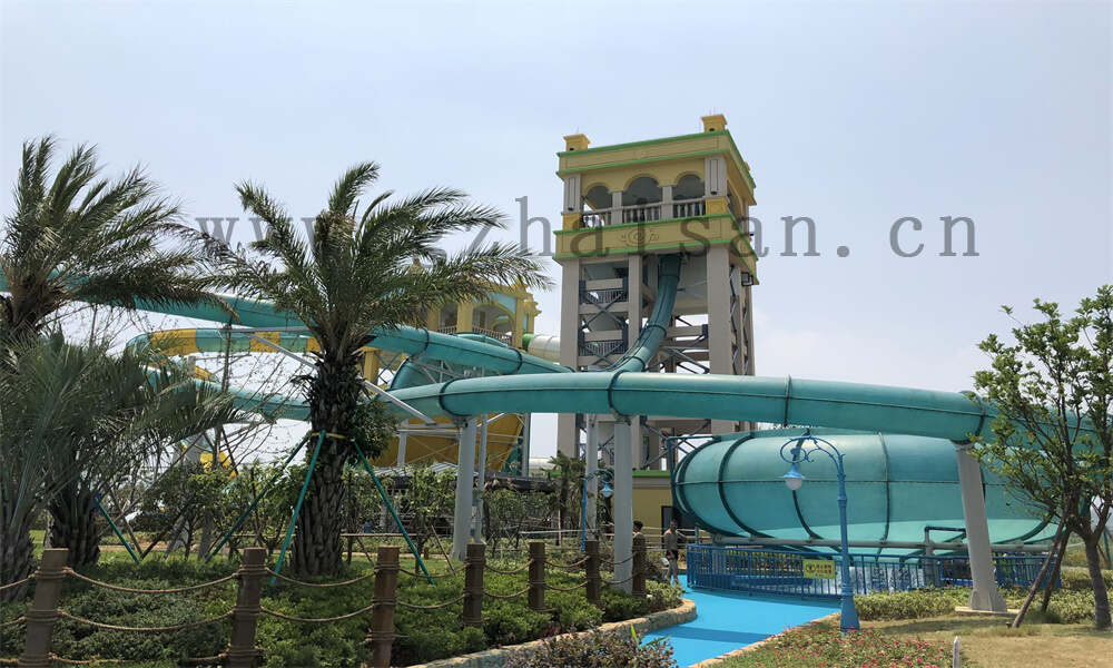 水上滑梯乐园，刺激畅快无限