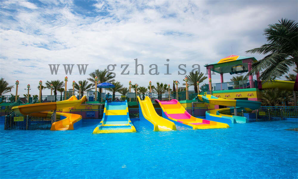 水上滑滑梯厂家直销，安全环保创新设计