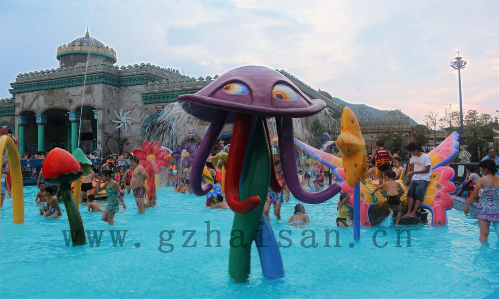 如何在设计中考虑水上乐园的安全性？